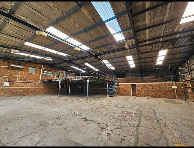 837M² WAREHOUSE FOR SALE IN TUNNEY
